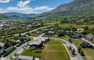 8 McAdam Drive, Jacks Point