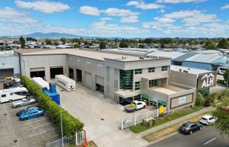 High Stud Warehouse, office, yard