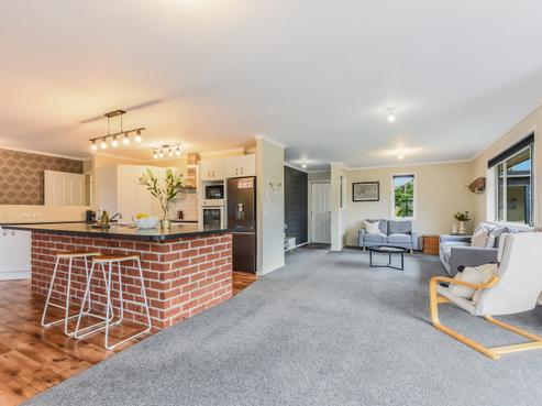 53B Lord Auckland Road, Wakefield
