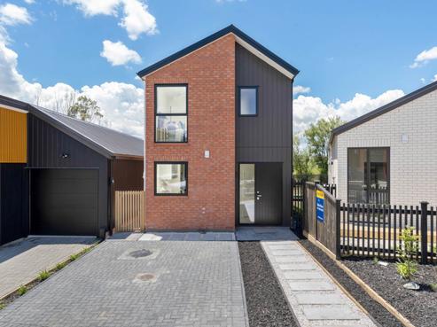 14 Paretao Street, Massey