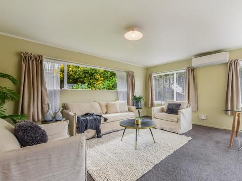8A Isel Place, Stoke