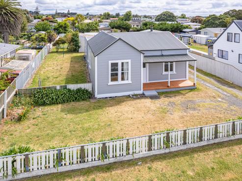 86 Hinau Street, Castlecliff