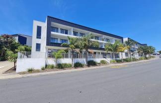 MODERN RETAIL/OFFICE WHANGAPOAROA
