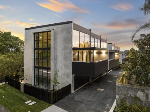 2/279 Lake Road, Hauraki