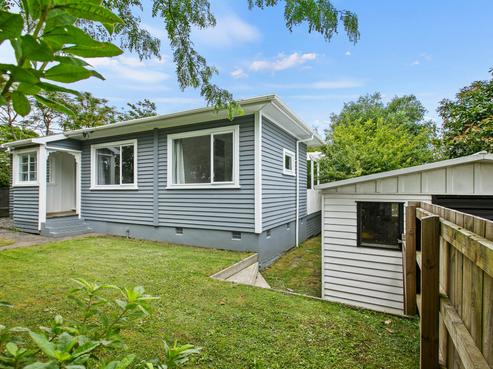 166 Seaview Road, Westown