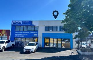 Office and storage in central Frankton