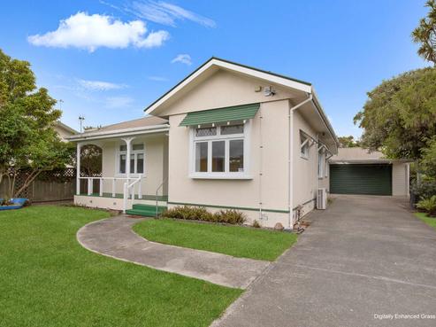 4 Douglas Street, West End