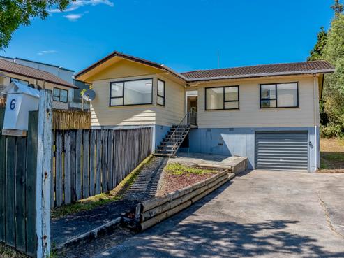 6 Holmes Drive South, Massey