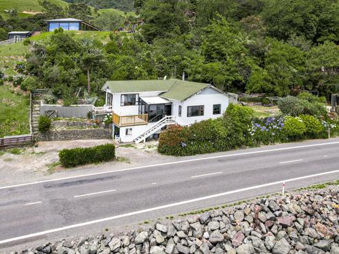 126 Thames Coast Road, Whakatete Bay