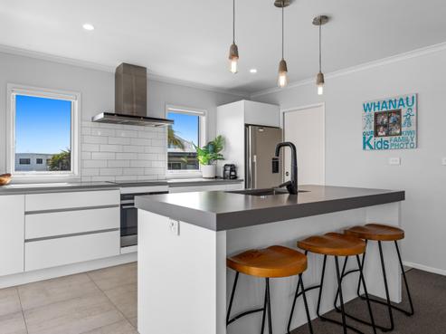 24 Ocean View Road, Coastlands