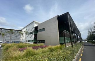 High-quality office in Highbrook Business Park