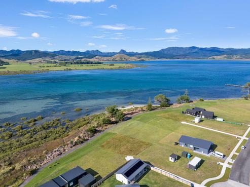 30 Taniwha Place, Matarangi