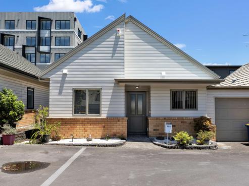 144/172 Mcleod Road, Te Atatu South