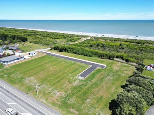 402 Main South Road, Paroa
