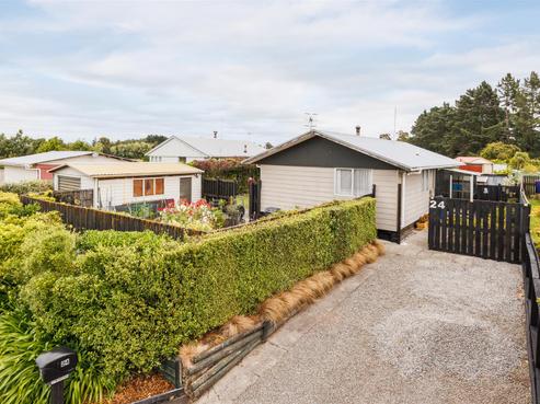 24 Barton Street, Marton
