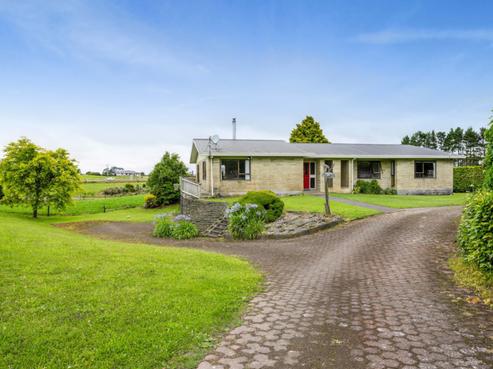 3872 Mountain Road, Stratford