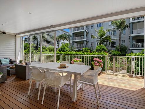 215 Hibiscus Drive, Orewa