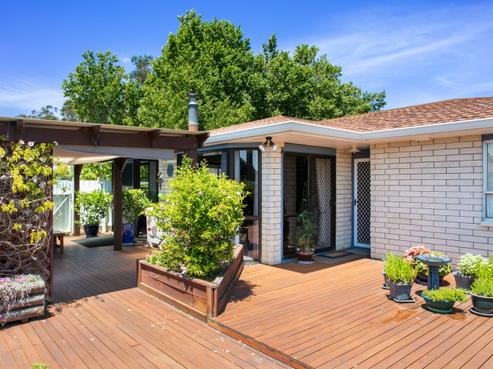 374 Nelson Road, Riverdale