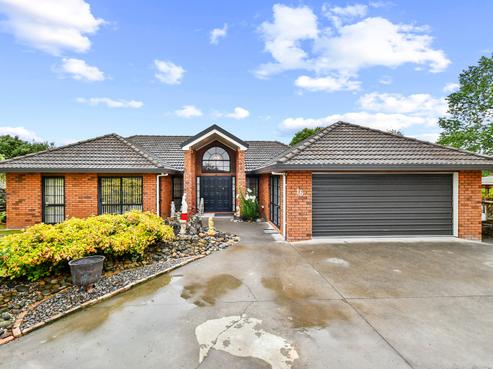 16 Gairloch Place, Wattle Downs