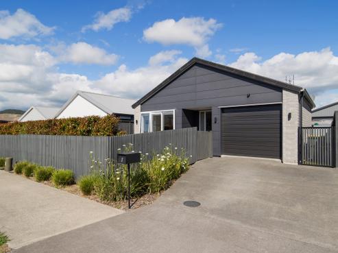 8 Roslyn Farm Street, Ramarama