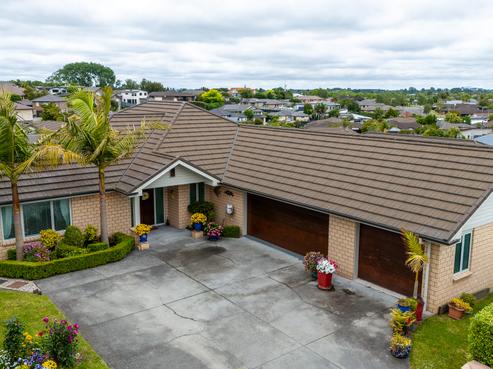 52 Somerton Drive, Huntington