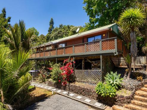 716 West Coast Road, Oratia