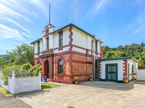 730 Queen Street, Thames