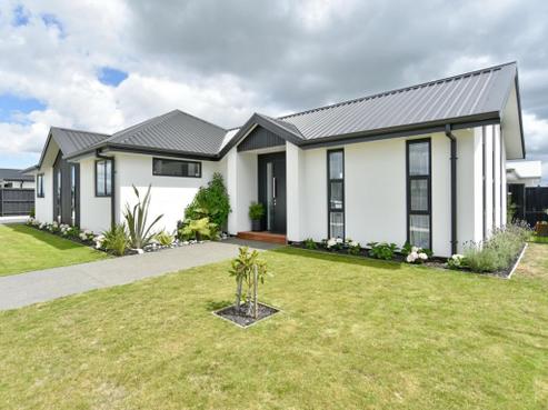 23 Woodford Avenue, Woodend