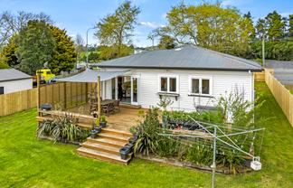 2584 River Road, Tuakau