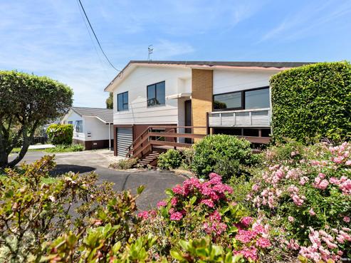 2/45 Pupuke Road, Birkenhead