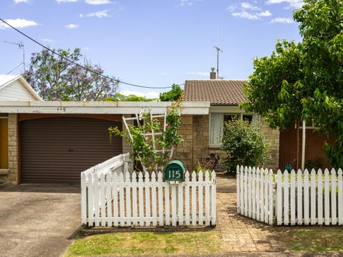 115 Grafton Road, Thames