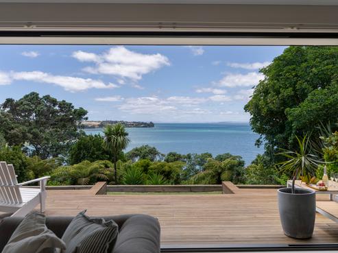 997 Whangaparaoa Road, Matakatia