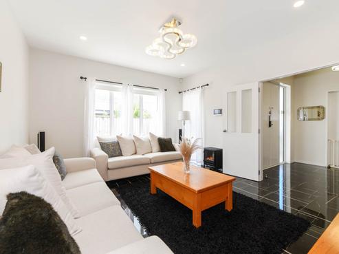 41 Bordeaux Parade, Te Atatu South
