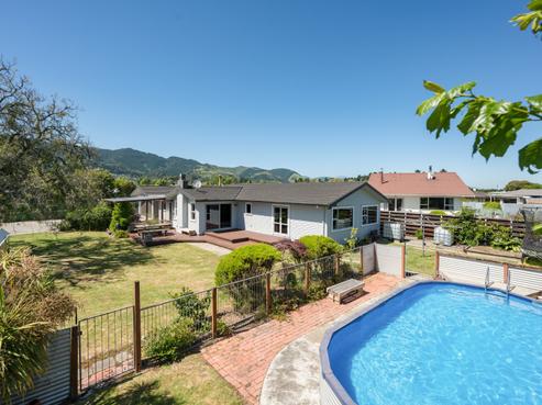 2 Collins Road, Richmond