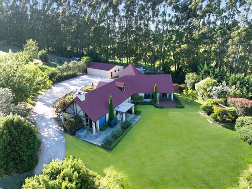 271 Homestead Road, Weston