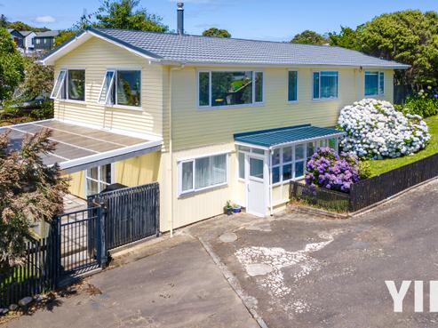 36 Bracken Road, Paparangi
