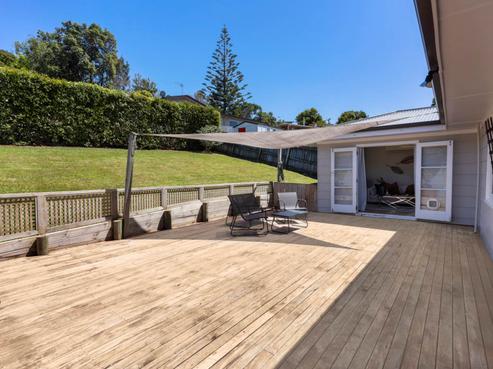 17 Springtime Crescent, Stanmore Bay