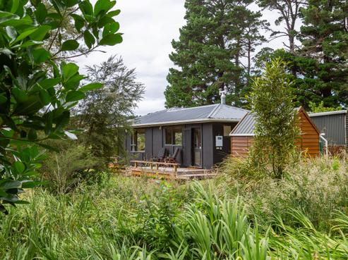 2760 Western Lake Road, Featherston