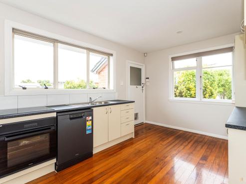27 Kelvin Street, Marchwiel