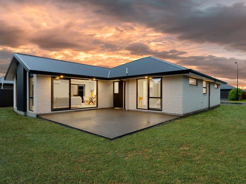 53 Quinn Crescent, Woodend