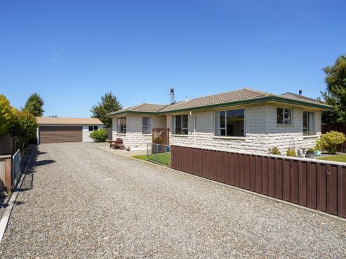 76 Main North Road, Woodend