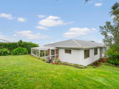 15 Padnell Crescent, Paparangi