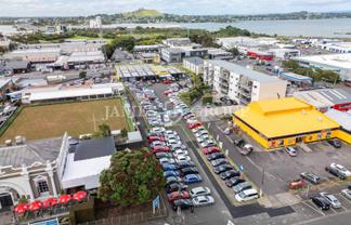 Workshop & Large Yard - Competitive Rent!