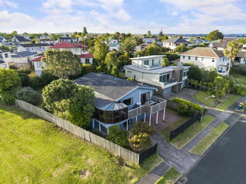 49 Spinnaker Drive, Te Atatu Peninsula