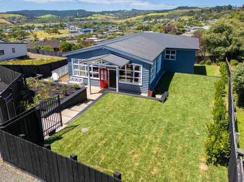 4 Forlong Rise, Helensville