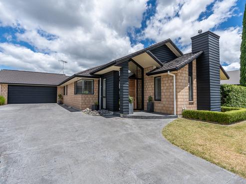 54 Palliser Drive, Huntington