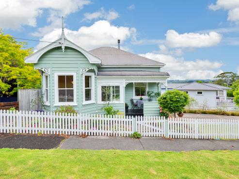 16 Porter Crescent, Helensville