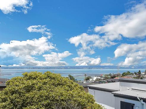 2/281A Hillsborough Road, Hillsborough