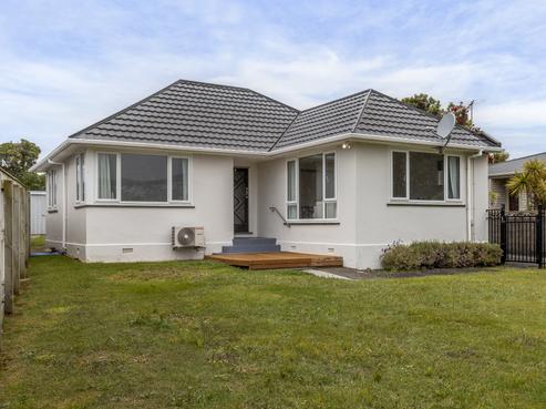 23 Main Road, Titahi Bay