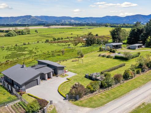 225 Ashley Road, Cust
